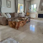 Casa Santos Kyrenia * קיירניה