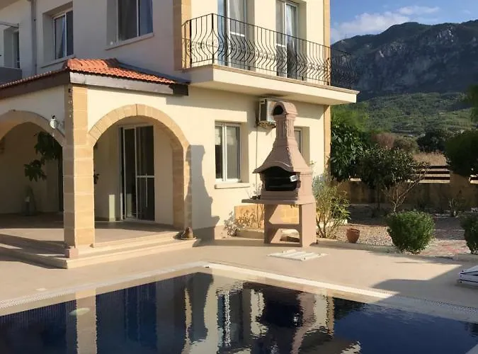 Casa Santos Kyrenia Villa *