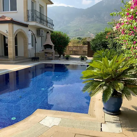 Casa Santos Kyrenia Villa *