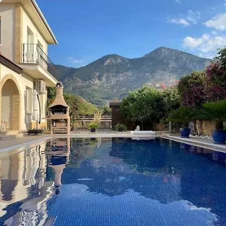 别墅 Casa Santos Kyrenia 凯里尼亚