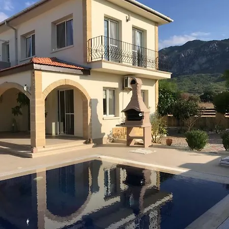 Casa Santos Kyrenia Вилла *