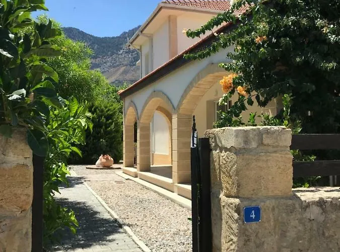 Casa Santos Kyrenia ヴィラ *